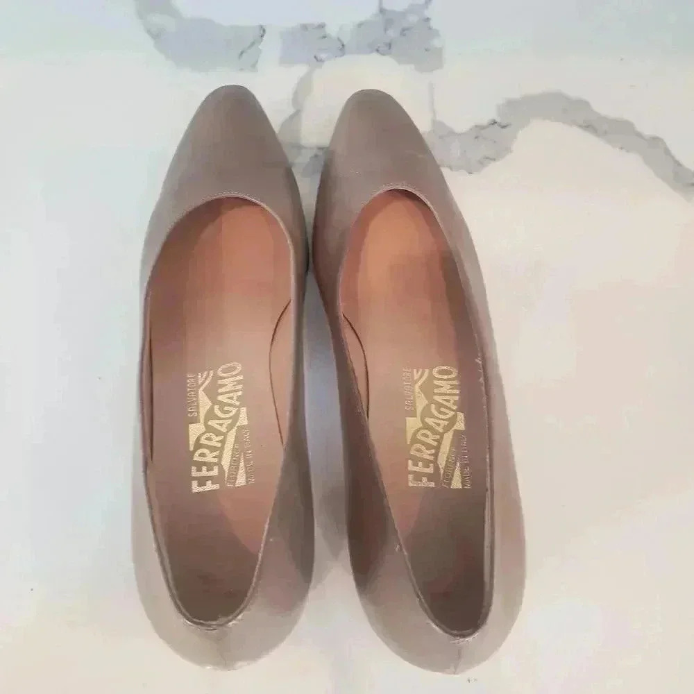 Salvatore Ferragamo brown heels - Picture 3 of 9
